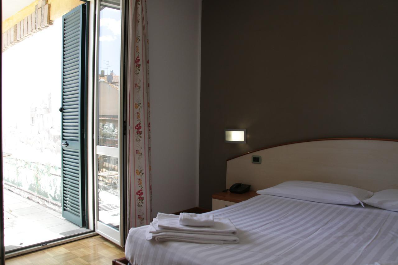 Albergo Da Benedetta เวตรัลลา ภายนอก รูปภาพ