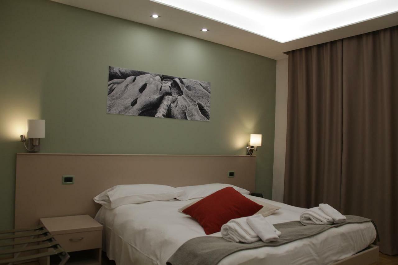 Albergo Da Benedetta เวตรัลลา ภายนอก รูปภาพ